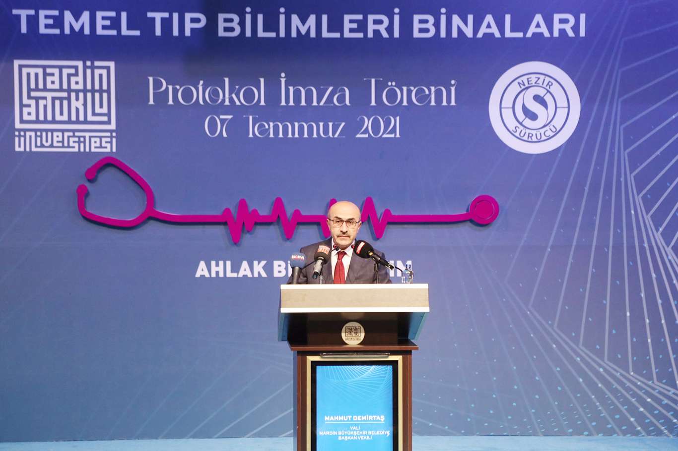 Mardin’de tıp fakültesi binalarının yapımı için imzalar atıldı Mardin’de tıp fakültesi binalarının yapımı için imzalar atıldı